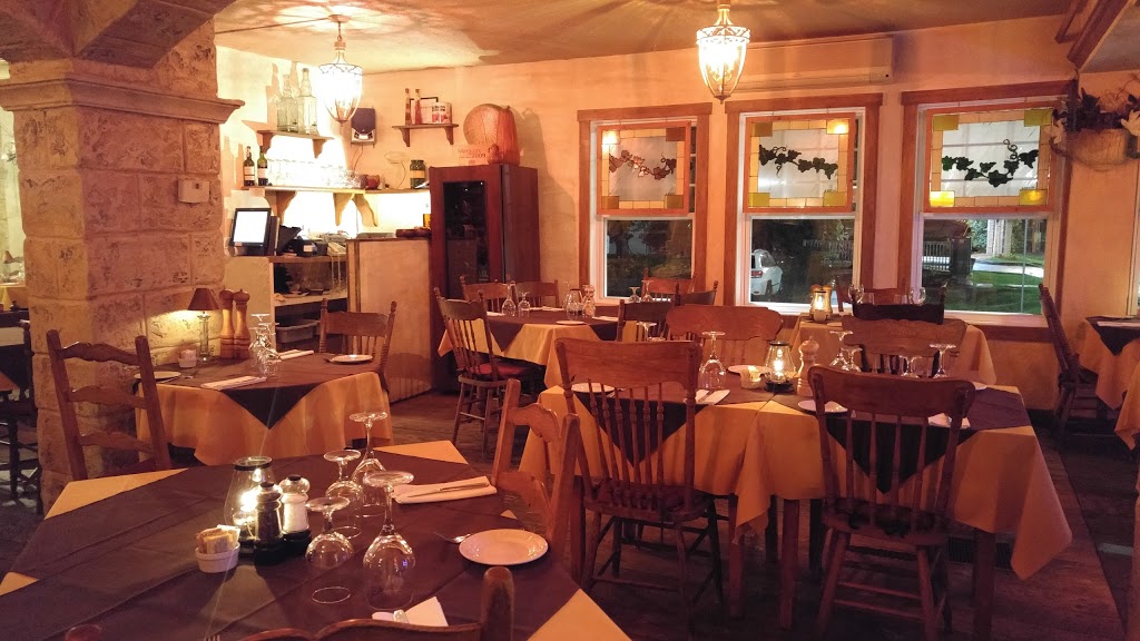 Chez Benito | 20 Rue Merry S, Magog, QC J1X 3K9, Canada | Phone: (819) 843-9361