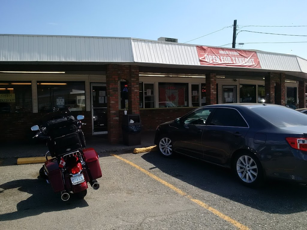 Hungry Herbies Drive-In | 1301 Cariboo Hwy, Cache Creek, BC V0K 1H0, Canada | Phone: (250) 457-6644