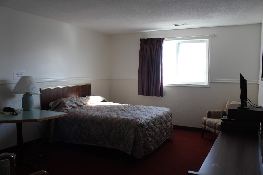 Mossleigh Inn | 813 AB-24, Mossleigh, AB T0L 1P0, Canada | Phone: (403) 534-2444
