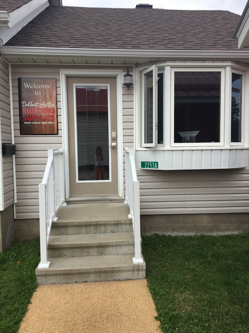 Delbert Antler Building Supplies | 2253 Petawawa Blvd, Pembroke, ON K8A 7G7, Canada | Phone: (613) 687-2700