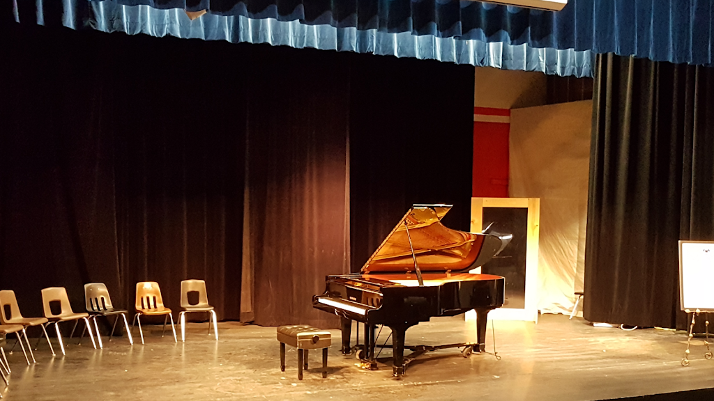 Steinbach Regional Secondary School | 190 McKenzie Ave, Steinbach, MB R5G 0P1, Canada | Phone: (204) 326-6426