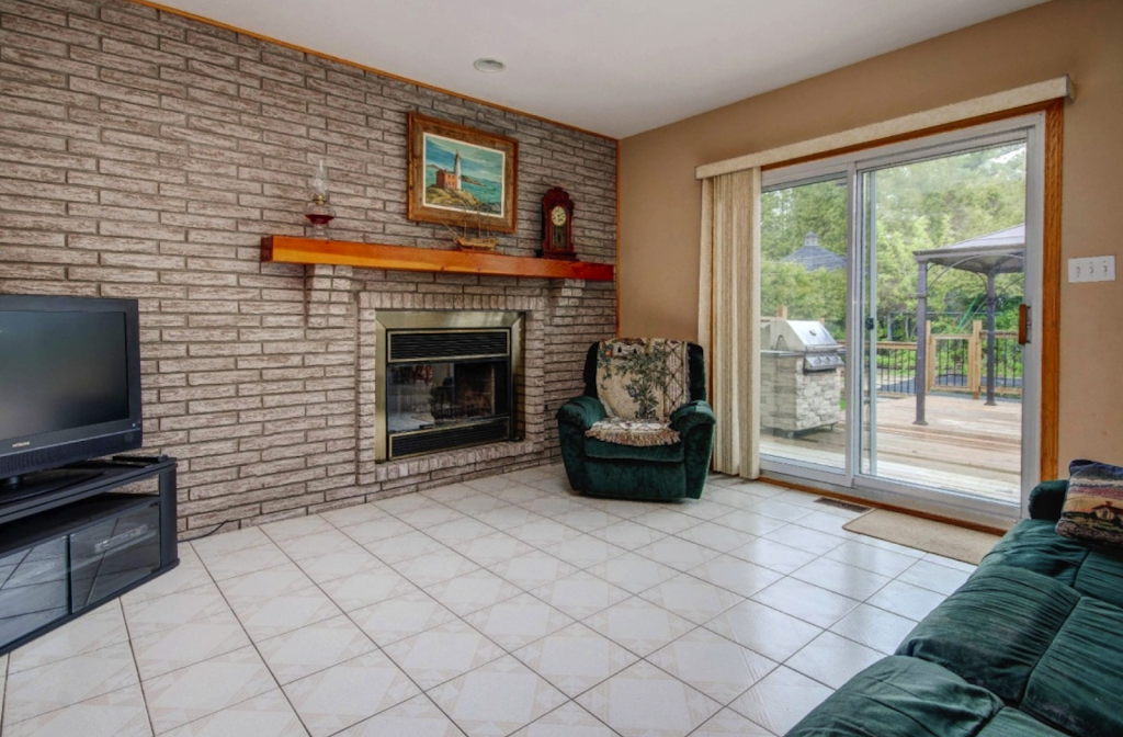 Yvan Pilon- Courtier Immobilier Re/Max Châteauguay | 243 Boulevard DAnjou, Châteauguay, QC J6J 2R3, Canada | Phone: (514) 714-7483