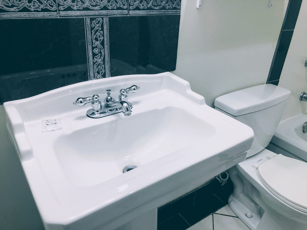 Riverside Inn | 235 Main St, Riverhurst, SK S0H 3P0, Canada | Phone: (306) 353-2211