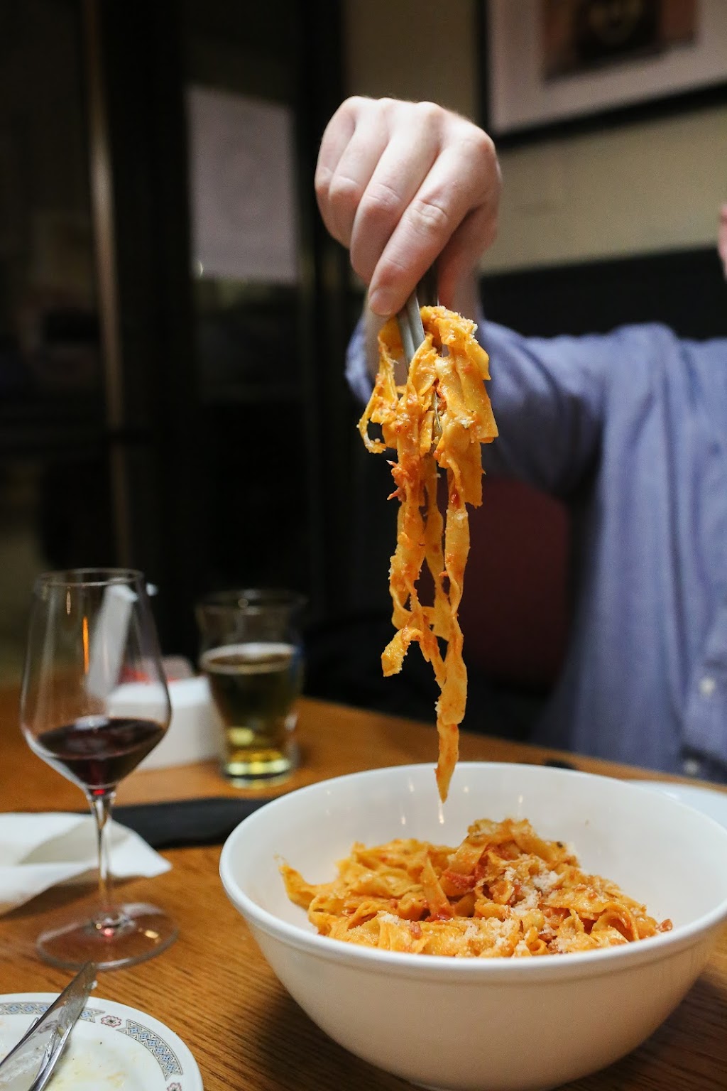 Little Tavern | 5555 Strathcona Hill SW #5, Calgary, AB T3H 1S2, Canada | Phone: (403) 475-8875