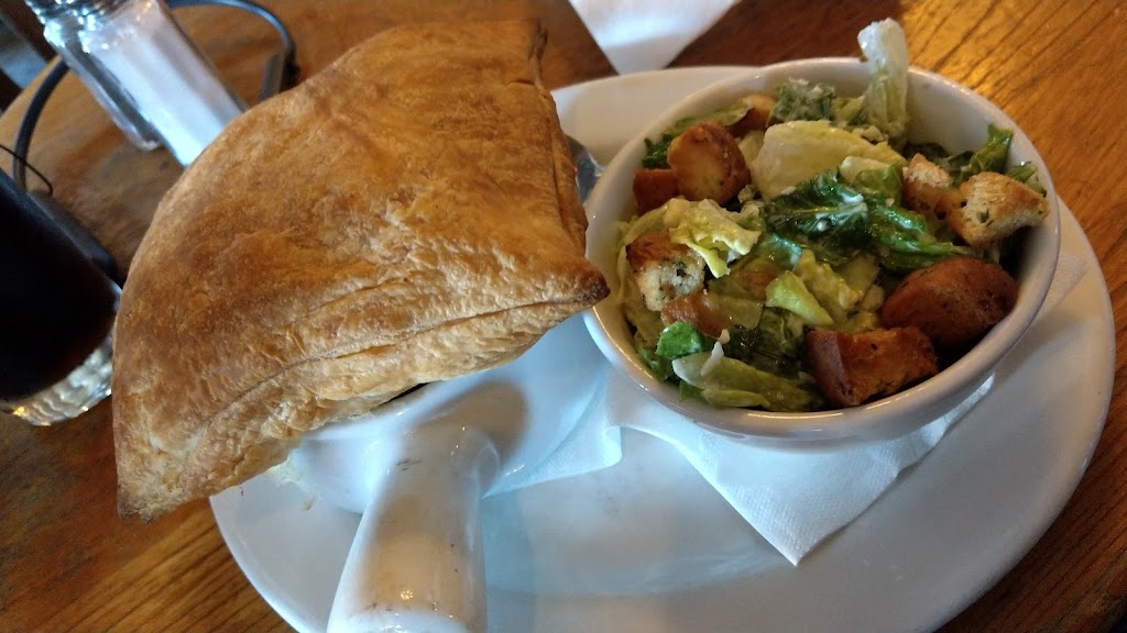 Smugglers Cove Pub | 2581 Penrhyn St, Victoria, BC V8N 1G4, Canada | Phone: (250) 477-2688