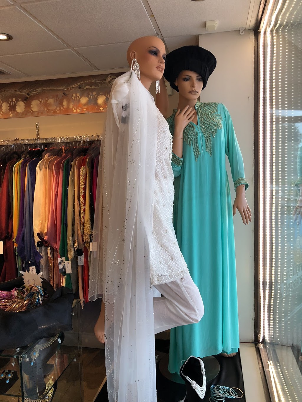 Shabis | 10737 Yonge St, Richmond Hill, ON L4C 9M9, Canada | Phone: (647) 478-7896