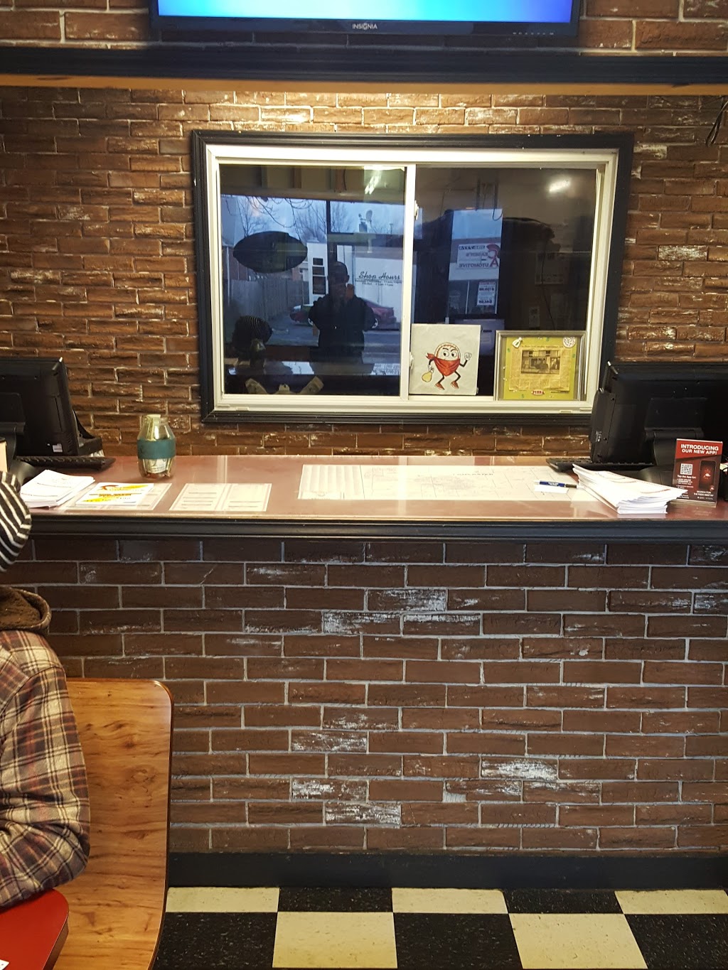 The Pizza Heist | 231 Aurora St, Lancaster, NY 14086, USA | Phone: (716) 681-1111