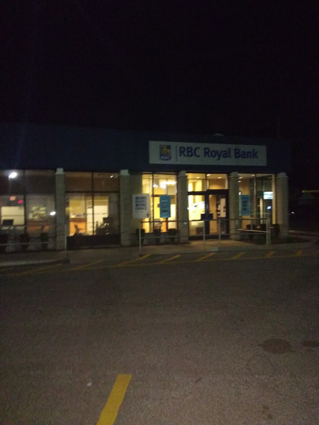 RBC Royal Bank | 8135 Wyandotte St E, Windsor, ON N8S 1T4, Canada | Phone: (519) 944-5977