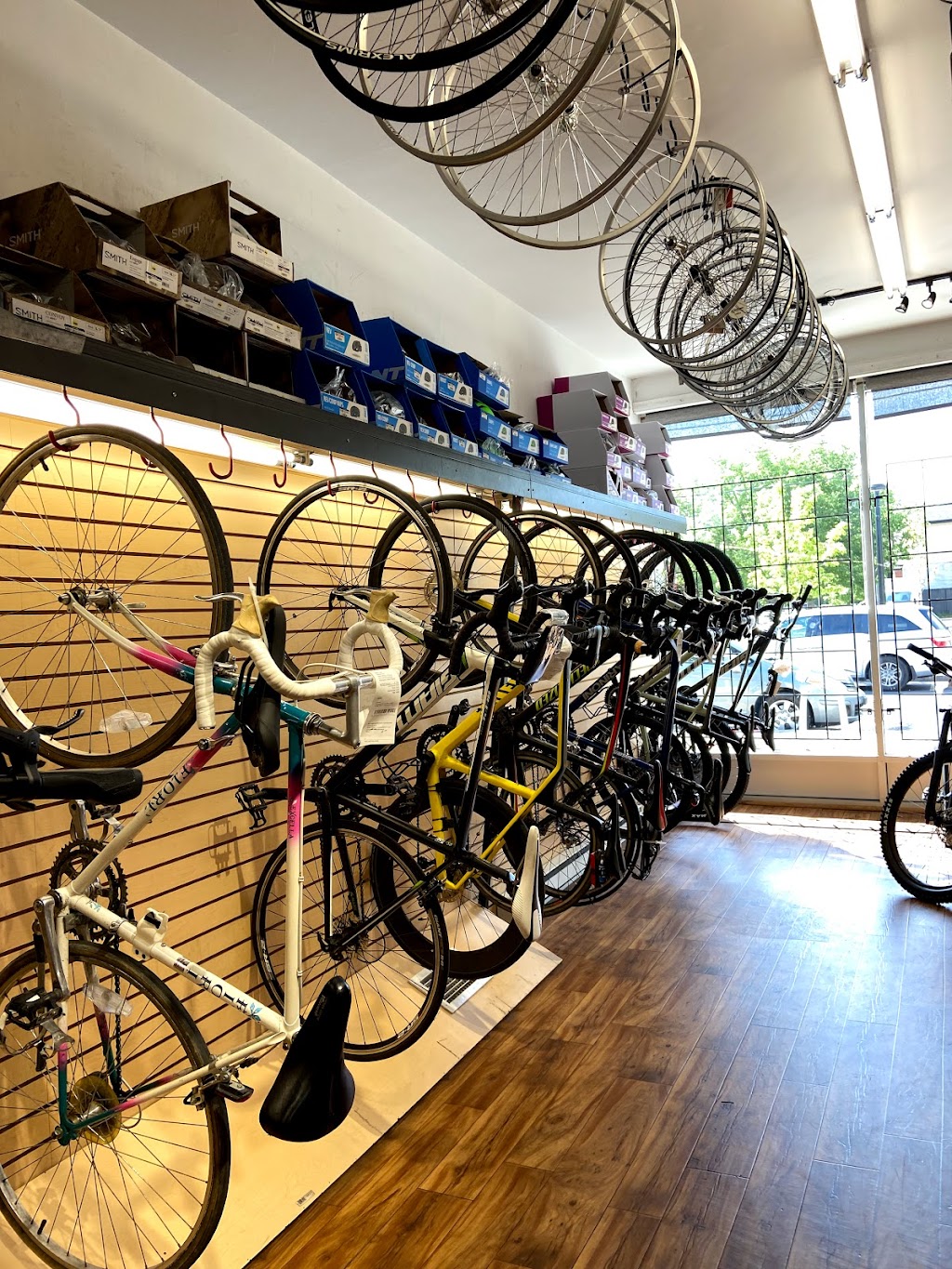 Cycles Anjou | 8688 Av. Chaumont, Montréal, QC H1K 1N6, Canada | Phone: (514) 352-9280