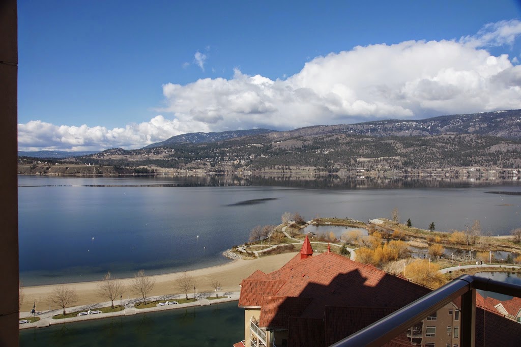Skye at Waterscapes Vacation Rentals | 1075 Sunset Dr, Kelowna, BC V1Y 9Y9, Canada | Phone: (250) 899-0800