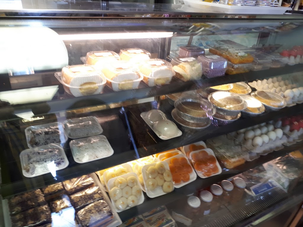 Fiesta Manila Bakery and Filipino Store | 1800 Bank St, Ottawa, ON K1V 0W3, Canada | Phone: (613) 260-7171