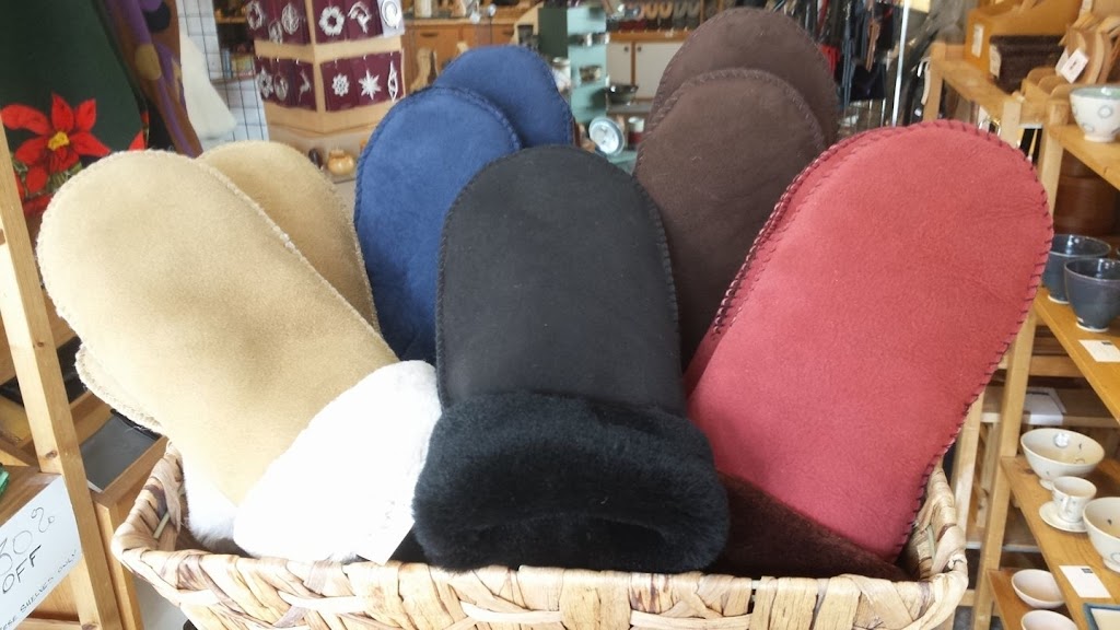 Lanark Sheepskin | 140 George St, Lanark, ON K0G 1K0, Canada | Phone: (613) 259-2489