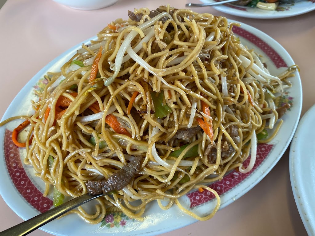 Gold Mountain Restaurant | 1525 Cariboo Hwy, Clinton, BC V0K 1K0, Canada | Phone: (250) 457-1288