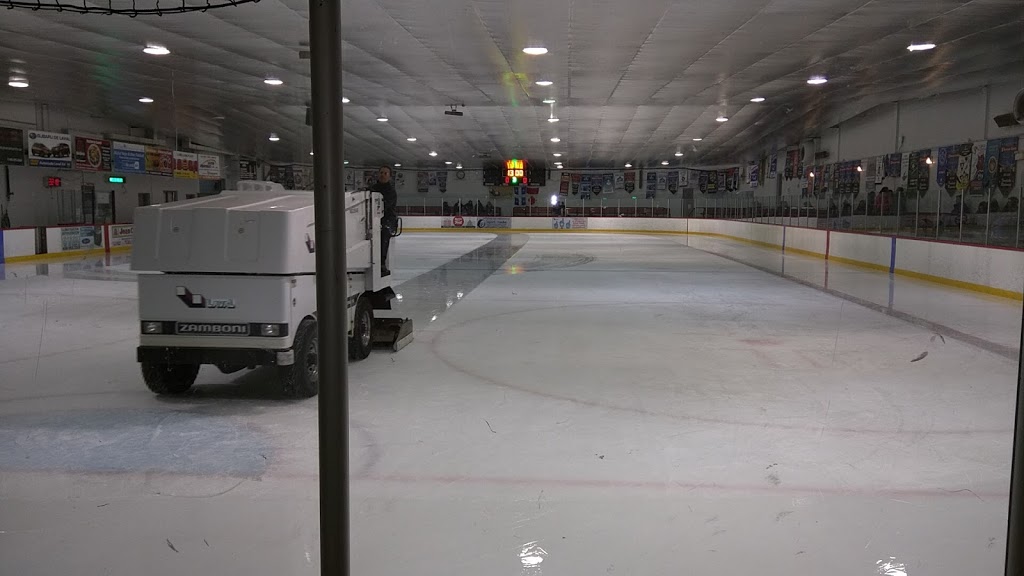 Arena Richard Trottier | 3155 Rue Esther, Laval, QC H7P 2G8, Canada | Phone: (450) 622-3514