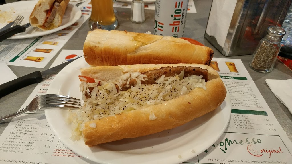 Restaurant Momesso | 5562 Chemin Upper Lachine, Montréal, QC H4A 2A7, Canada | Phone: (514) 484-0005