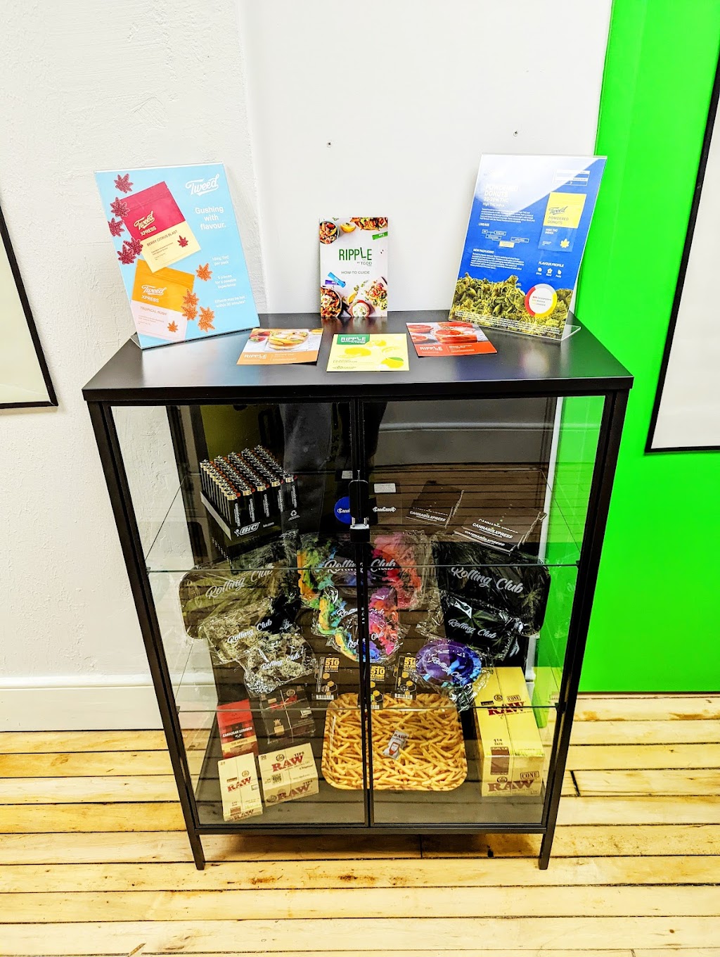 CANNABIS XPRESS | 8 Main St W, Beeton, ON L0G 1A0, Canada | Phone: (647) 547-2890