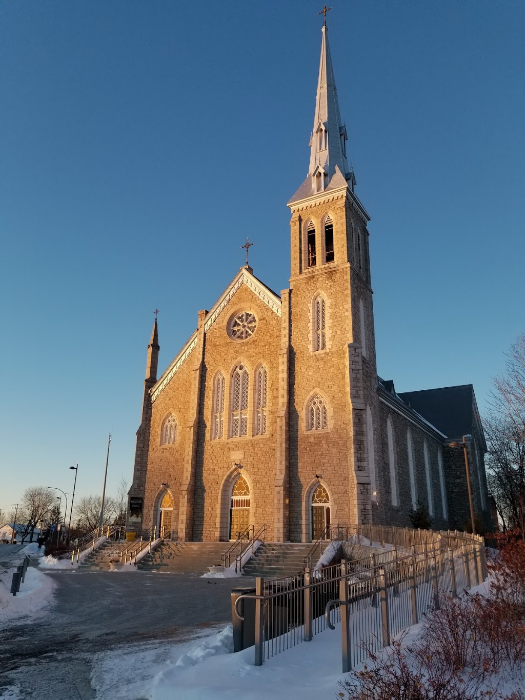 Église Saint-François-de-Sales | 799 Rue Jacques-Cartier, Gatineau, QC J8T 2W1, Canada | Phone: (819) 561-1607