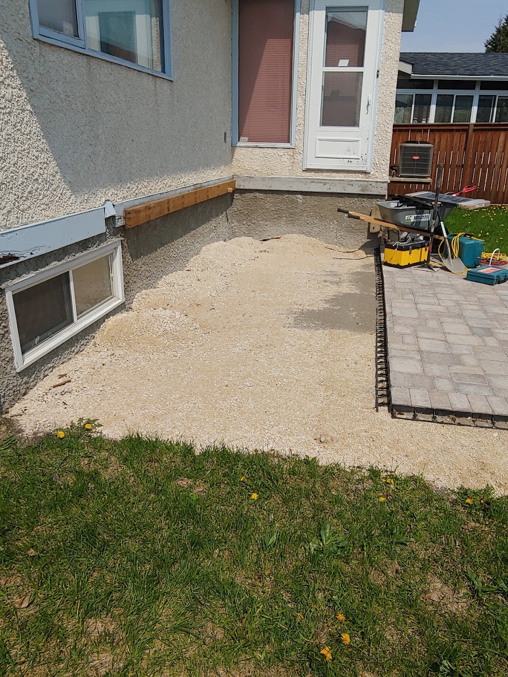John Dicks Landscaping | 901 Redonda St, Springfield, MB R2C 2Z2, Canada | Phone: (204) 291-7778