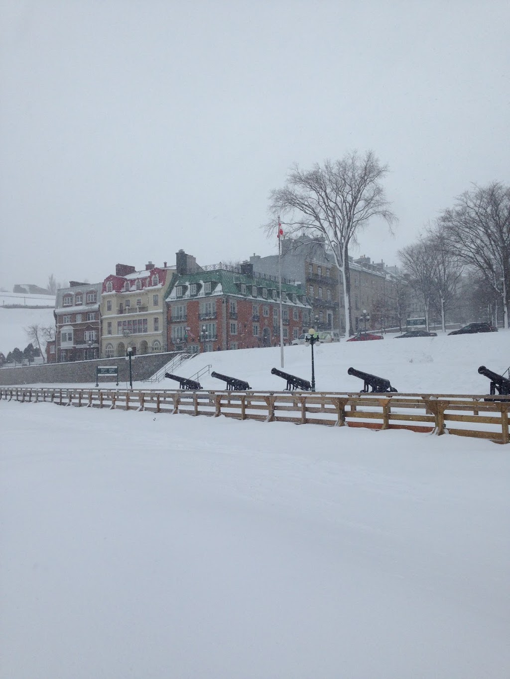 Consulate General of the United States of America | 2 Place Terrasse Dufferin, Québec, QC G1R 4T9, Canada | Phone: (418) 692-2095