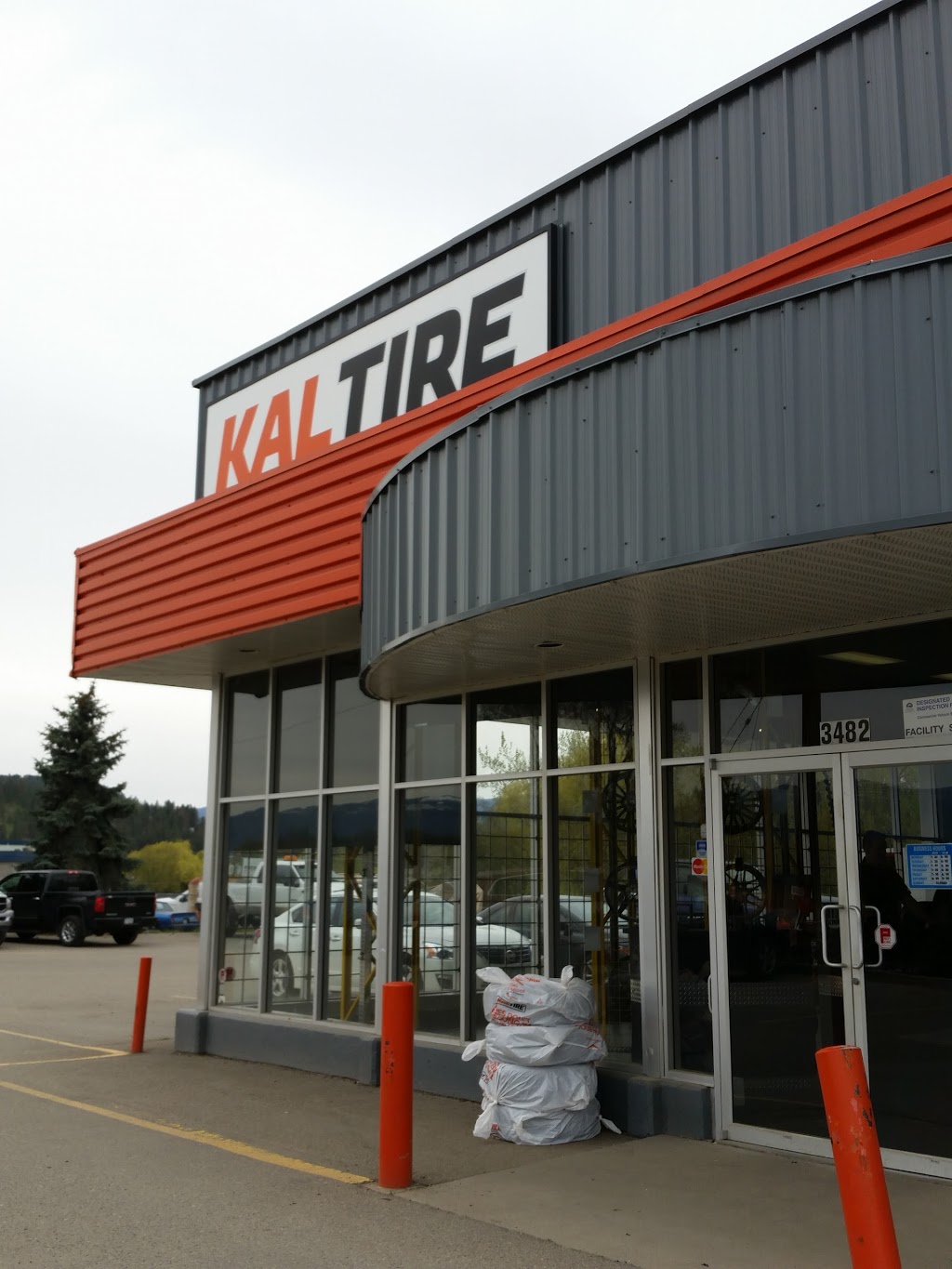 Kal Tire | 3482 Hwy 97 N, Kelowna, BC V1X 5C2, Canada | Phone: (250) 765-7181