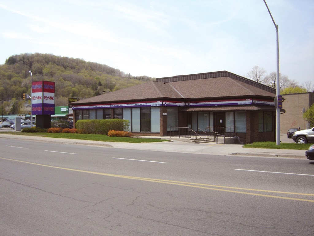 Poirier Realty Group RE/MAX Garden City Realty Inc., Brokerage | 64 Main St W, Grimsby, ON L3M 1R6, Canada | Phone: (905) 531-4147