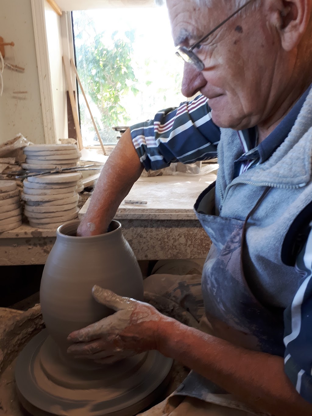 Big Bend Pottery | 508 Lacroix Bay Rd, Westmeath, ON K0J 2L0, Canada | Phone: (613) 587-4403