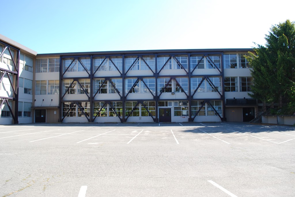 Sir Charles Tupper Secondary School | 419 E 24th Ave, Vancouver, BC V5V 2A2, Canada | Phone: (604) 713-8233
