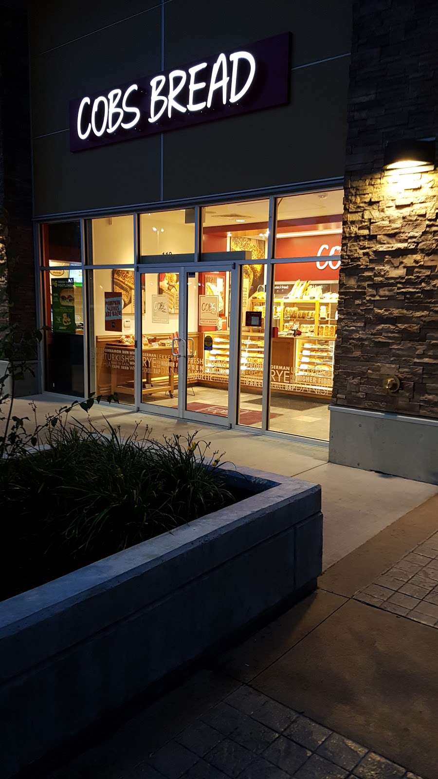 COBS Bread Bakery | 31 Helmcken Rd #110, Victoria, BC V8Z 7Z7, Canada | Phone: (778) 265-6282