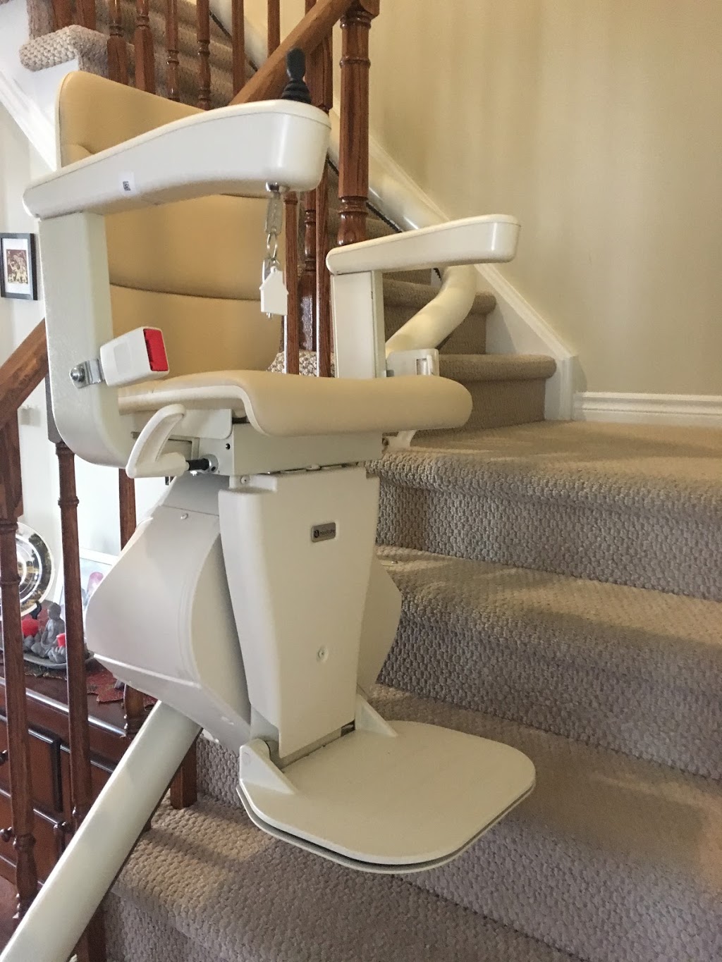 LifeCare Mobility Solutions & Stairlifts | 440 Brimley Rd #1, Scarborough, ON M1J 1A1, Canada | Phone: (416) 267-9800