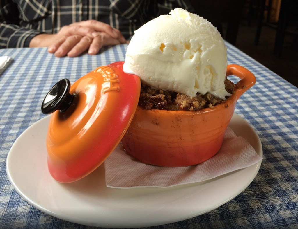 Joe Schmucks Roadhouse | 734 Trans-Canada Hwy, Sicamous, BC V0E 2V0, Canada | Phone: (250) 836-4906