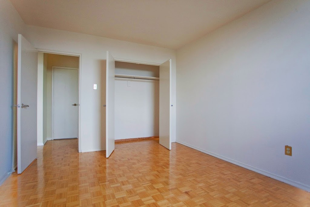 West Park Village Apartments | 10 Blackfriar Ave, Etobicoke, ON M9R 3S4, Canada | Phone: (416) 245-2111