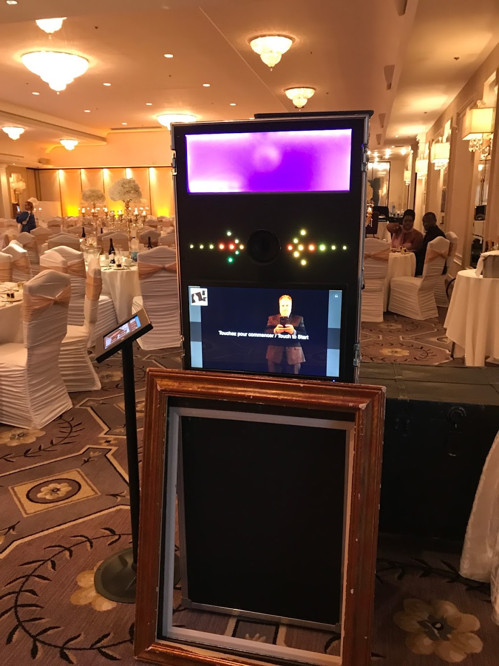 Elite Disco Mobile Montreal | 12 Rue Vincent Blouin, Kirkland, QC H9J 4B2, Canada | Phone: (514) 425-2600
