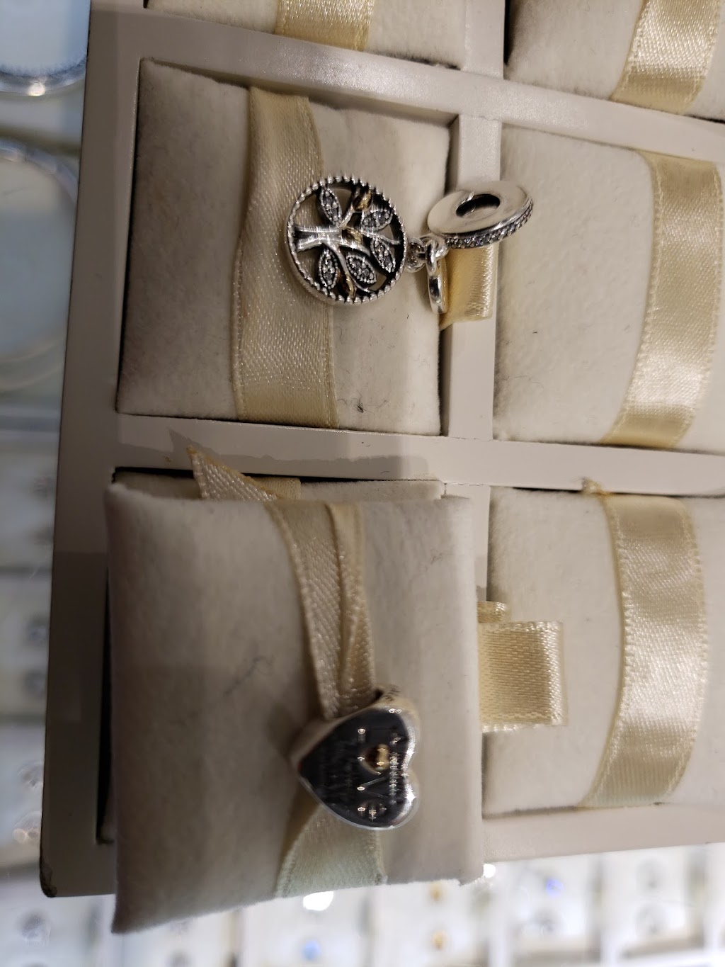 PANDORA Jewellery | 3311 Simcoe 89, Cookstown, ON L0L 1L0, Canada | Phone: (705) 458-4222