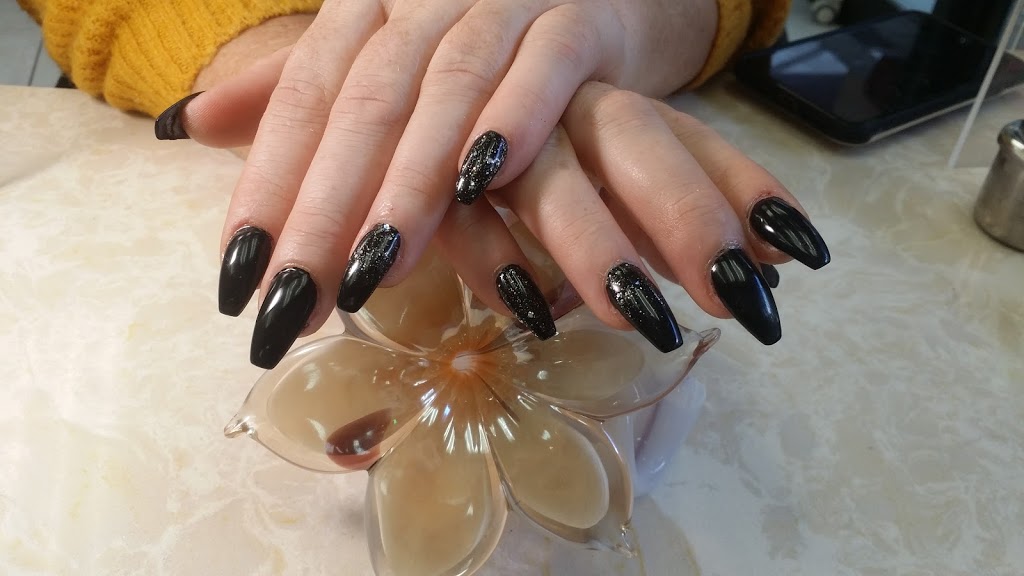 GLITTER NAILS & SPA | 199 Wentworth St W # 7, Oshawa, ON L1J 6P4, Canada | Phone: (905) 720-2350