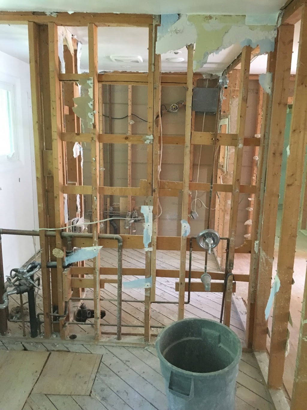Acez Demolition and Renovation companies | 25 Portland St, Etobicoke, ON M8Y 1A6, Canada | Phone: (416) 894-4026