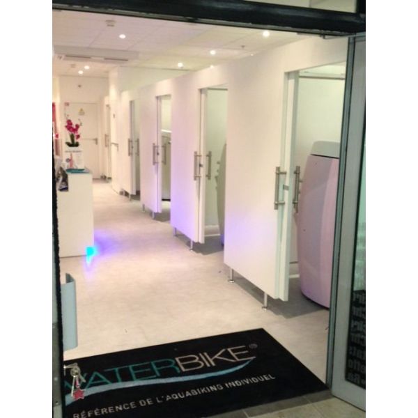 WaterBike® Distribution Canada, USA | 6900 Boulevard Décarie, Côte Saint-Luc, QC H3X 2T8, Canada | Phone: (514) 998-4778