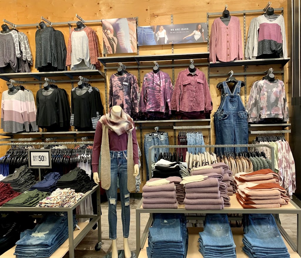 Warehouse One Courtenay Comox | 444 Lerwick Rd Unit 405, Courtenay, BC V9N 2L8, Canada | Phone: (250) 703-2270