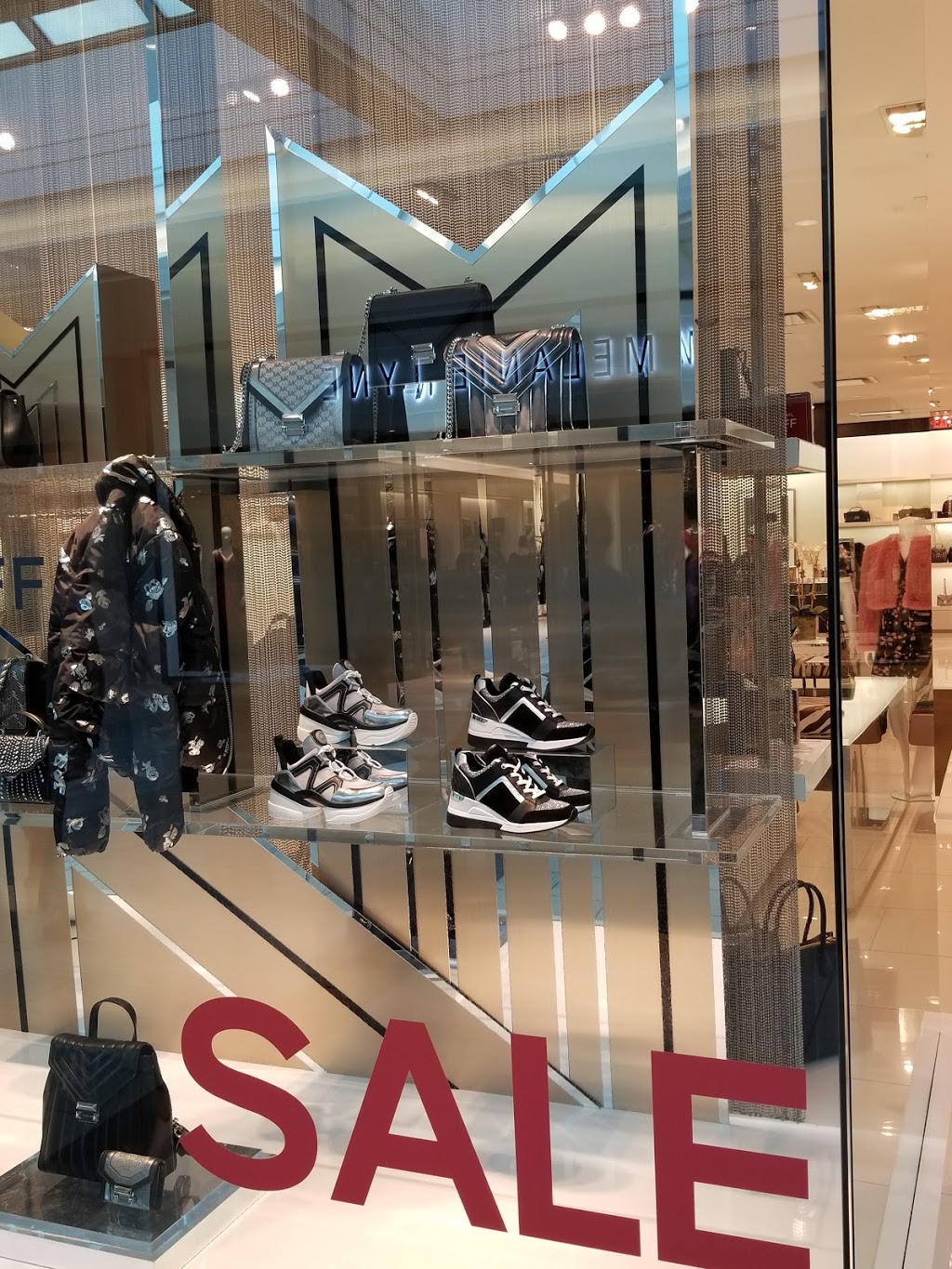Michael Kors | 17600 Yonge St FF09B, Newmarket, ON L3Y 4Z1, Canada | Phone: (905) 954-1541