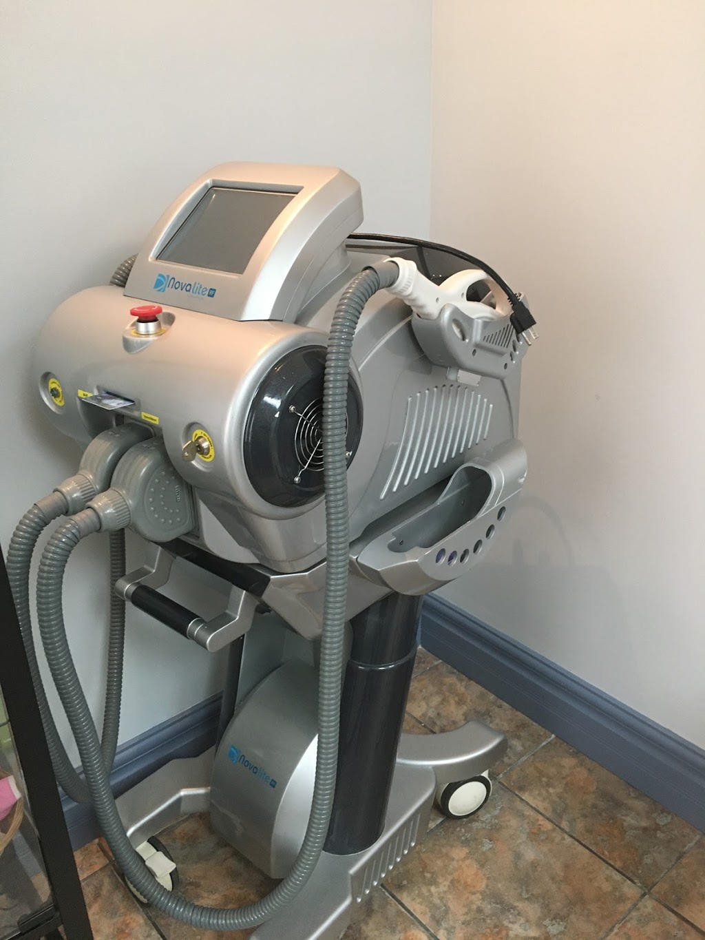 Centre DEsthétique Camyly | 1362 Boulevard Marie-Victorin, Longueuil, QC J4G 1A3, Canada | Phone: (514) 358-2568