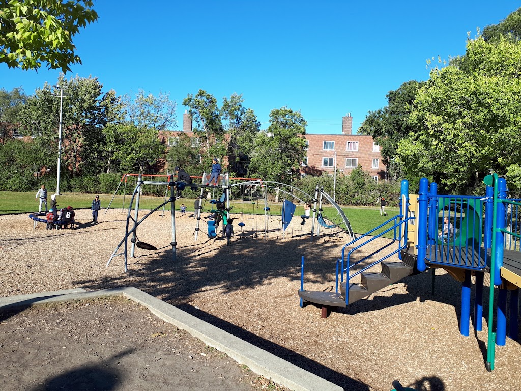 Parc Hartenstein | 1505 Rue Cardinal, Saint-Laurent, QC H4L 3G3, Canada | Phone: (514) 855-6117