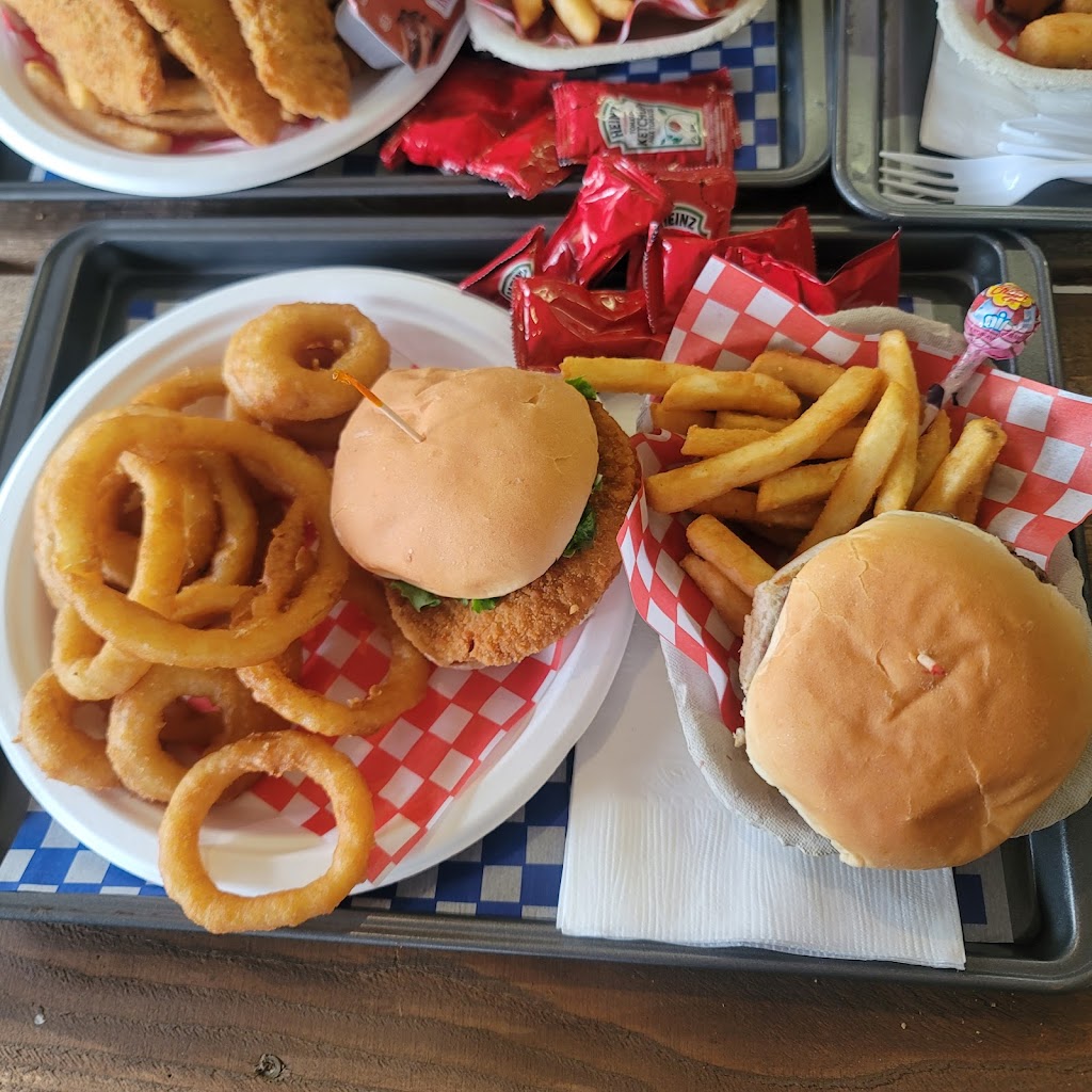 Frank & Doras | 1013 Nova Scotia Trunk 1, Cornwallis Park, NS B0S 1H0, Canada | Phone: (902) 638-8031
