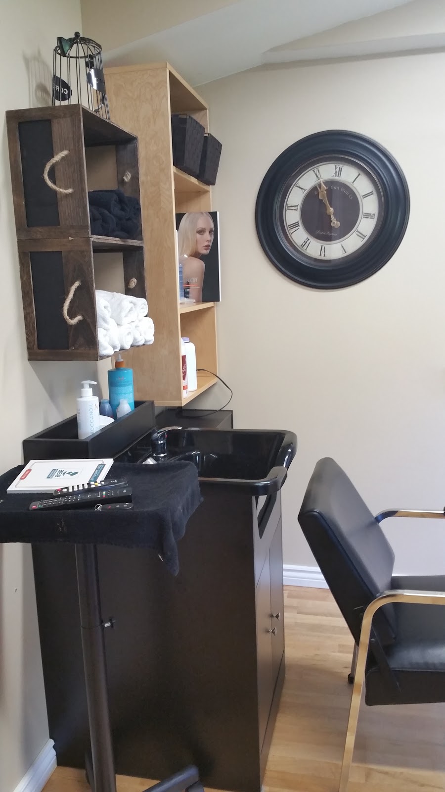 Hair Pizzaz | 370 Whitehead Crescent, Caledon, ON L7E 3Z3, Canada | Phone: (647) 987-5932