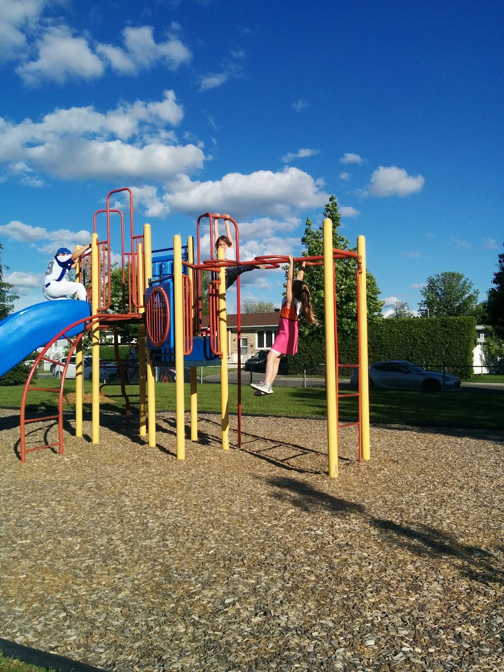 Parc Corbeil | 795 Rue John F. Kennedy, Terrebonne, QC J6W 1X2, Canada | Phone: (450) 961-2001