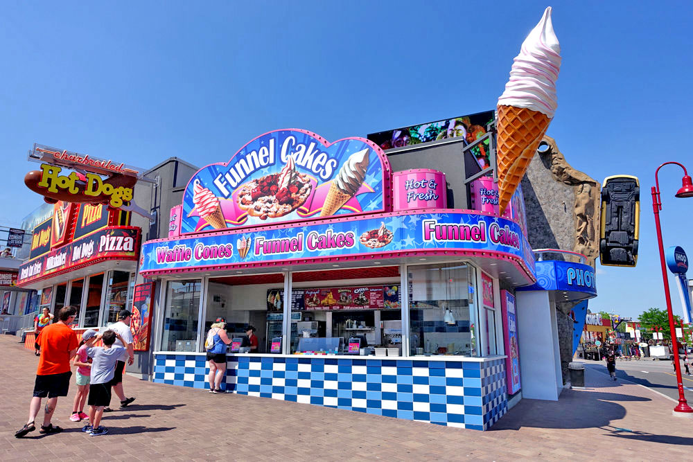 Funnel Cakes | 4960 Clifton Hill, Niagara Falls, ON L2G 3N4, Canada | Phone: (905) 357-5911