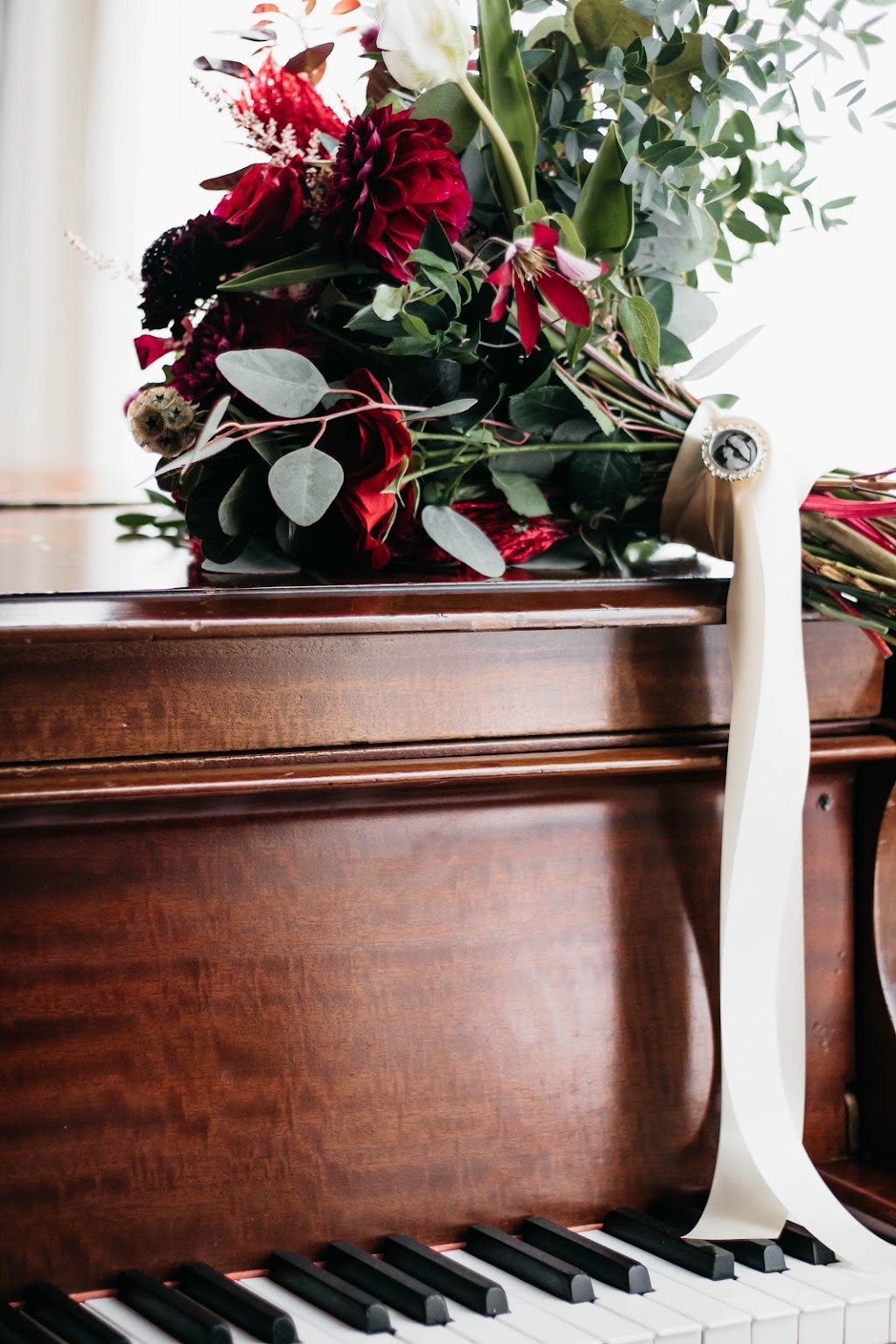 Raeleen Kay Photography | 1051 Graydon Hill Blvd SW, Edmonton, AB T6W 3C8, Canada | Phone: (519) 404-2480