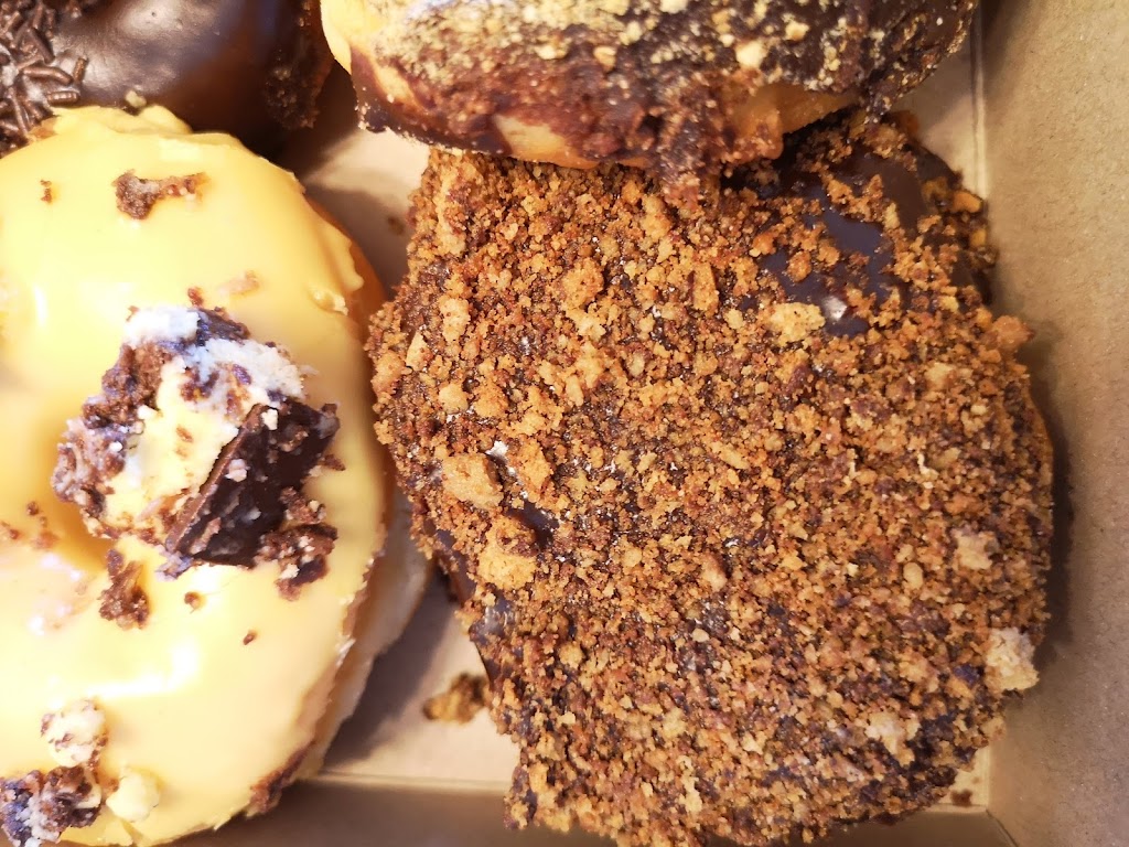 Billy Gs Doughnut Shop | 2310 Alberni Hwy, Coombs, BC V0R 1M0, Canada | Phone: (250) 248-6272