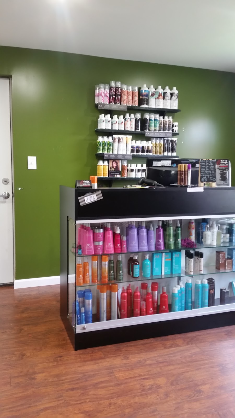 Curl Up And Dye Salon And Spa | 7149 Transit Rd, East Amherst, NY 14051, USA | Phone: (716) 688-2662