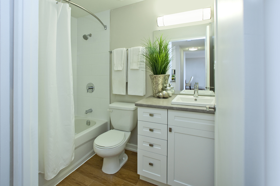 Albany Place Apartments | 1 Albany St, Fort Erie, ON L2A 5Z8, Canada | Phone: (905) 871-2383