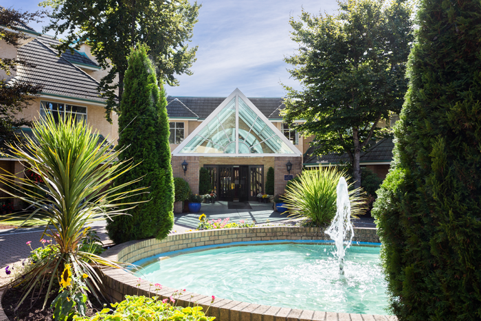 Amica Beechwood Village | 2315 Mills Rd, Sidney, BC V8L 5W6, Canada | Phone: (250) 655-0849