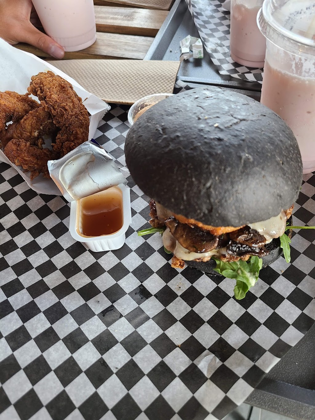 Meat The Bun | 9080 25 Ave SW #118, Edmonton, AB T6X 2H4, Canada | Phone: (587) 754-5863